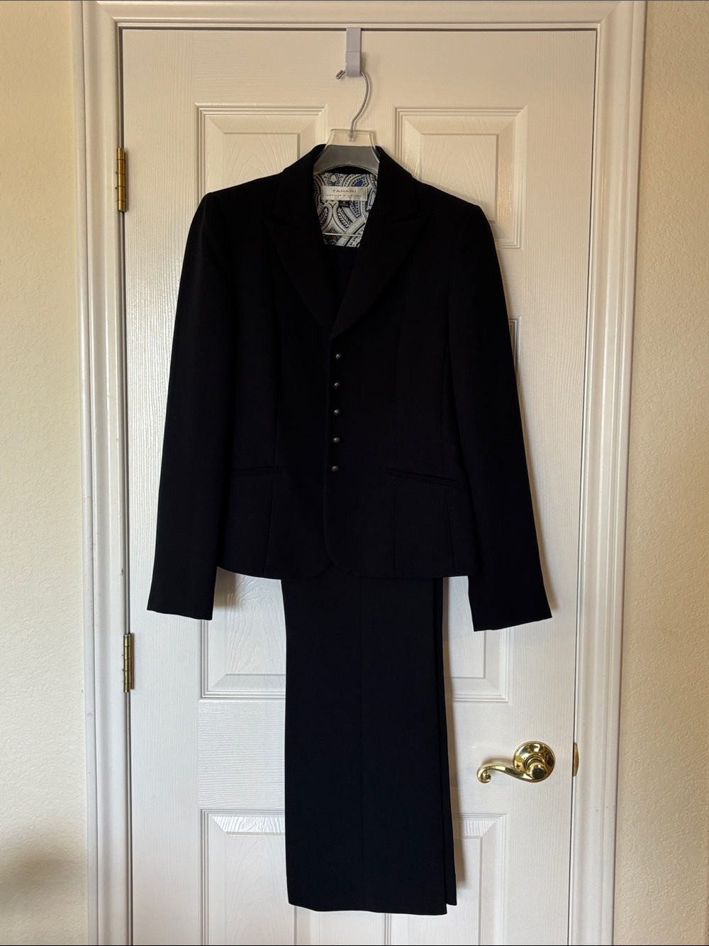 Tahari Women's Black Tailored Suit Jacket and Slacks